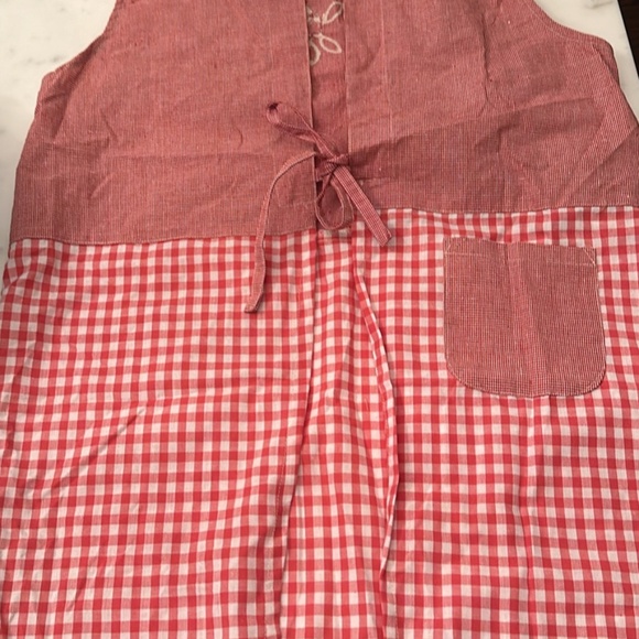 Apron brand new - Picture 2 of 2